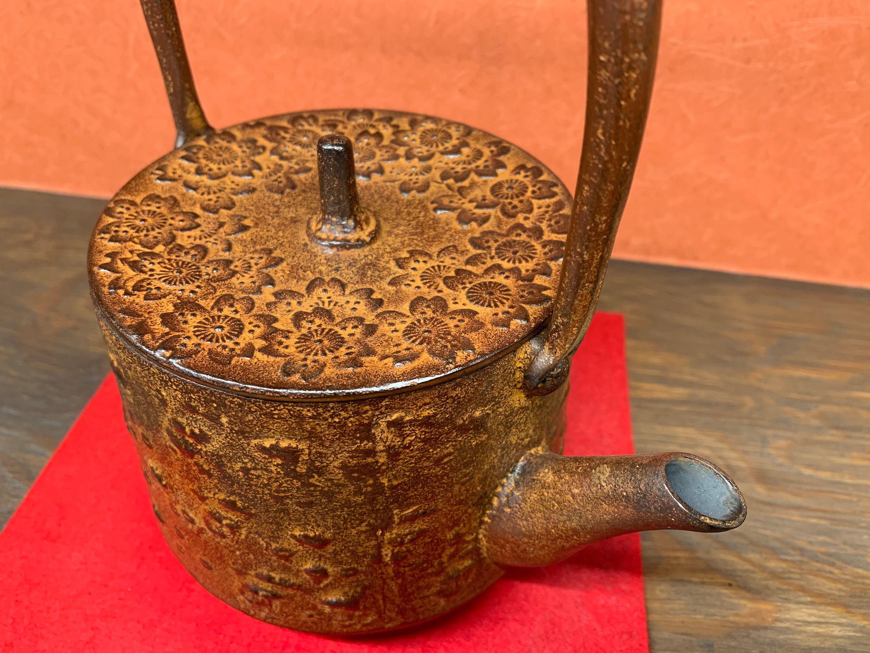 Japanese iron kettle Nanbu TekkiRikyu style SAKURA0.9L / Etsy