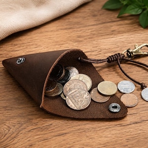 Monedero triangular de piel - Grabado gratuito