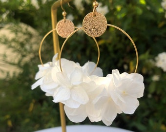 creole earring in preserved natural white hydrangea