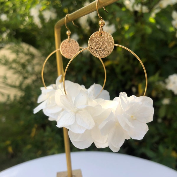 creole earring in preserved natural white hydrangea