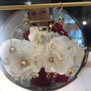 Two-tone white and gold earring made from freshly preserved hydrangeas
