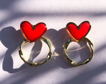 Mini twisted heart hoop earring