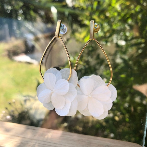 les boucle d'oreille goutte en hortensia naturelle stabilisée