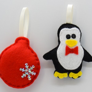 Set of 2 Hanging Decorations|Twin Pack of Christmas Tree Decor|Penguin|Felt Bauble|Indoor Handmade Ornaments|Winter Festive Decór|Red Bauble