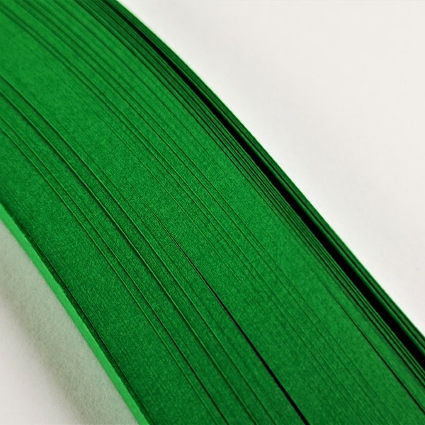 1000 Quilling Paper Strips Christmas Green 5mm 80 gsm, 5 packs