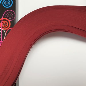 200 strisce di carta bordeaux, 130 g/m², larghezza 3/5 mm, tecnica quilling, marca Mustash