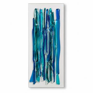 アクアブルーのフュージングガラス製ウォールアート – 手作りの海岸風パネル、ホームデコレーション、インテリアデザイン