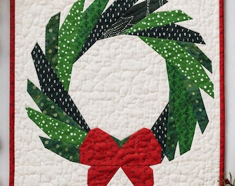 Christmas Wreath, Foundation Paper Piecing Pattern (FPP), Quilt Block, PDF Pattern, 4 sizes