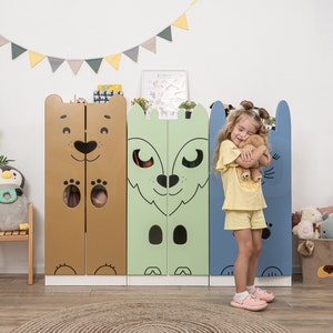Cómoda infantil con diseño de animales de Busywood, armario infantil, armario Montessori, estantería de madera