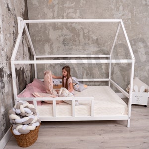 Montessori bed	house bed	Toddler bed	wood bed	children home	bedframe	bed frame	baby shower gift	baby geschenk	montessori bett	babyzimmer	Montessori climber	low platform bed