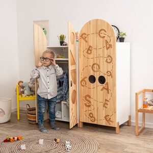 wooden bookshelf
kindergarderobe
closet organizer
toys storage
toddler wardrobe
kleiderschrank
möbel
gift for baby
storage
montessori bookshelf
kids furniture
nursery bookshelf