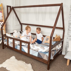 Cama infantil montessori para colchón 80x160 en madera marrón GIOIA