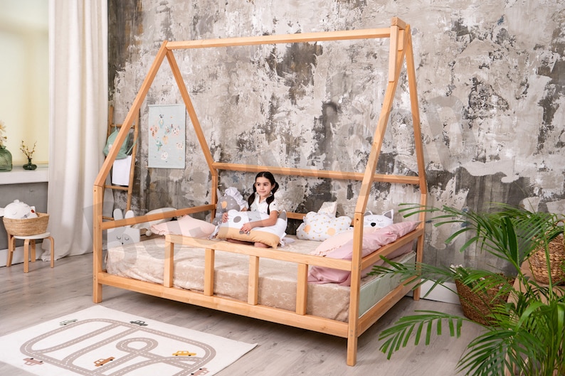 Montessori Furniture, Toddler Bed, Modern Kids, Bed Frame, Children Home, Climbing Bed, Indoor Playground, Baby Play Gym, Nursery Decor
canopy bed	queen bed frame	wood furniture	montessori bed	gift newborn	babyzimmer	spielplatz	montessori bett