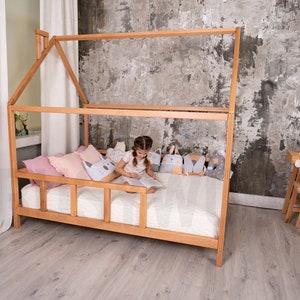 Montessori Furniture, Wooden Bed, Climbing Bed, Queen Bed Frame, Children Bedroom, Modern Kids, Nursery Decor, 
Toddler climbing gym	Indoor playground	kids teepee	low platform bed	kinderzimmer	montessori spielzeug	montessori bett	Montessori climber