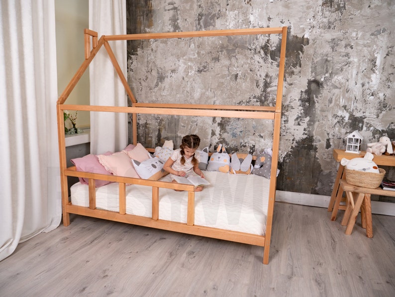 Montessori Furniture, Wooden Bed, Climbing Bed, Queen Bed Frame, Children Bedroom, Modern Kids, Nursery Decor, 
Toddler climbing gym	Indoor playground	kids teepee	low platform bed	kinderzimmer	montessori spielzeug	montessori bett	Montessori climber