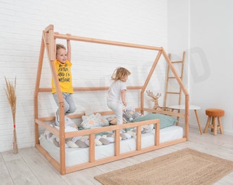 Cama de piso para niños pequeños, casa de madera, marco de cama, dormitorio para niños, sala de juegos, cama de casa de juegos, decoración de guardería, cama de plataforma Montessori, cama de escalada