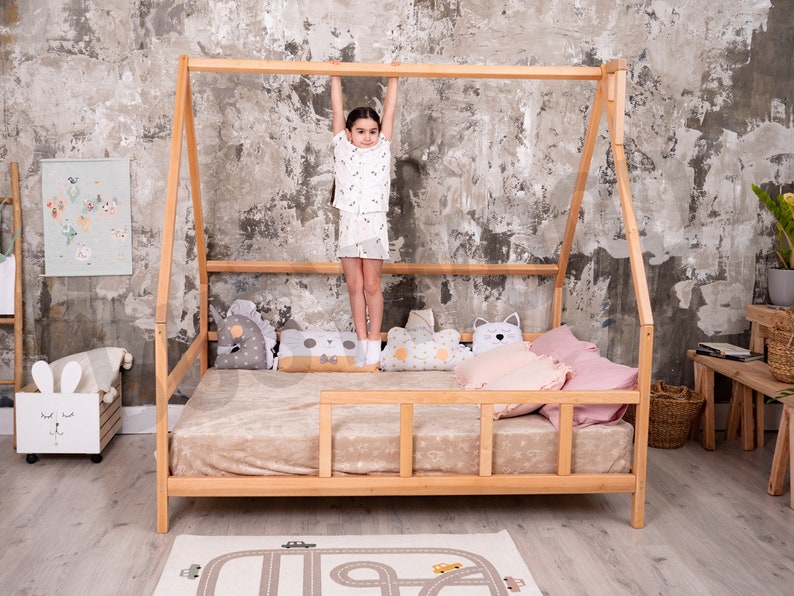 Montessori Furniture, Toddler Bed, Modern Kids, Bed Frame, Children Home, Climbing Bed, Indoor Playground, Baby Play Gym, Nursery Decor
canopy bed	queen bed frame	wood furniture	montessori bed	gift newborn	babyzimmer	spielplatz	montessori bett