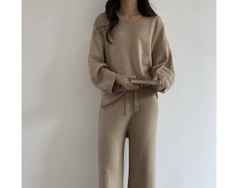 Knit set-up / V-neck knit top / Knit pants / Sweater for women / Knit top / Sweater knit pants / Lounge wear for women / Gift for women