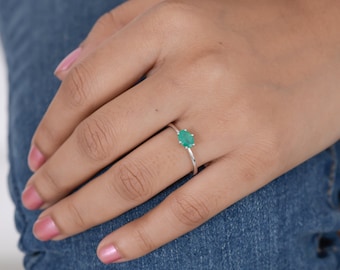 Dainty Emerald Ring, Emerald Ring, Minimalist Ring, 925 Sterling Silver, Emerald Jewelry, Engagement Ring, Birthstone Ring, Gift for Her.
