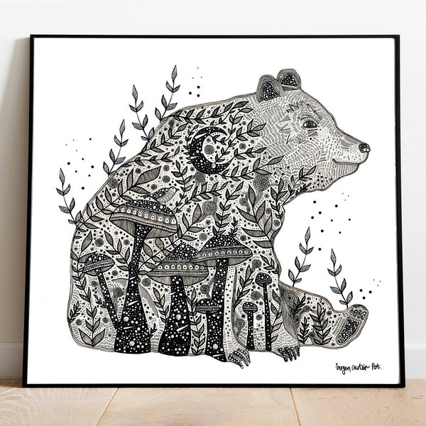 L’ours qui a mangé la forêt - Impression d’art | Illustration à la plume et à l'encre, Canadien, Champignon, Faune, Feuilles, Folksy | Cadeau de Noël A4