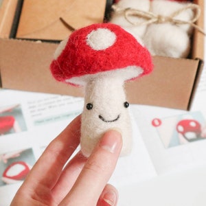 DIY Kit Woolly Toadstool Needle Felting Beginners Craft Kit High Quality zdjęcie 4