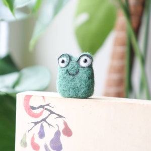 Woolly Mr Toad Bookmark - Needle Felt Felted Frog Handmade Wool Book Accessory Reading Marker Mark Sister Girlfriend Birthday Teacher Gift