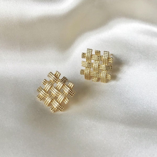 Gold Woven Stud Earrings, 14k Gold Plated, 925 Sterling Silver Pin, Gold Stud Earrings, Square Stud Earrings, Vintage Inspired Earrings Gold