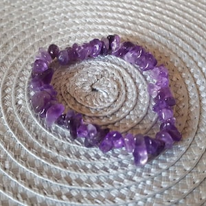 Amethyst Bracelet / Amethyst Chip Bracelet / Amethyst Chakra Bracelet / Crystal Chip Bracelet / Stretch Gemstone Bracelet / Healing Crystals