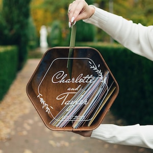 Boîte pour cartes de mariage personnalisée avec fente, décoration de mariage rustique 2b1, boîte pour cartes et cadeaux en bois, cadeaux de fiançailles pour couple, boîte à souvenirs unique