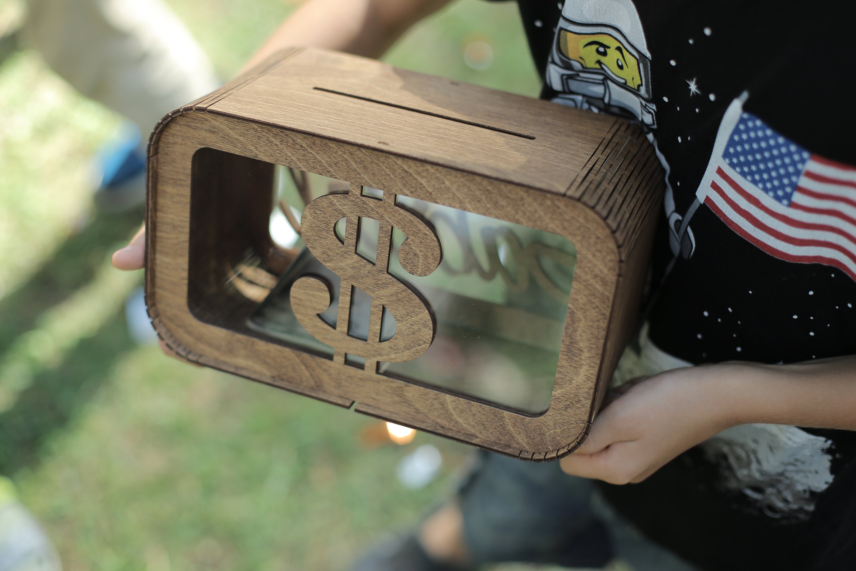 Spardose mit Namen, Weihnachtsgeschenkideen für Kinder, Kasse aus Holz, Einzigartige Spardose, Box für Geldscheine, Geburtstagsgeschenkbox, personalisiertes Geschenk