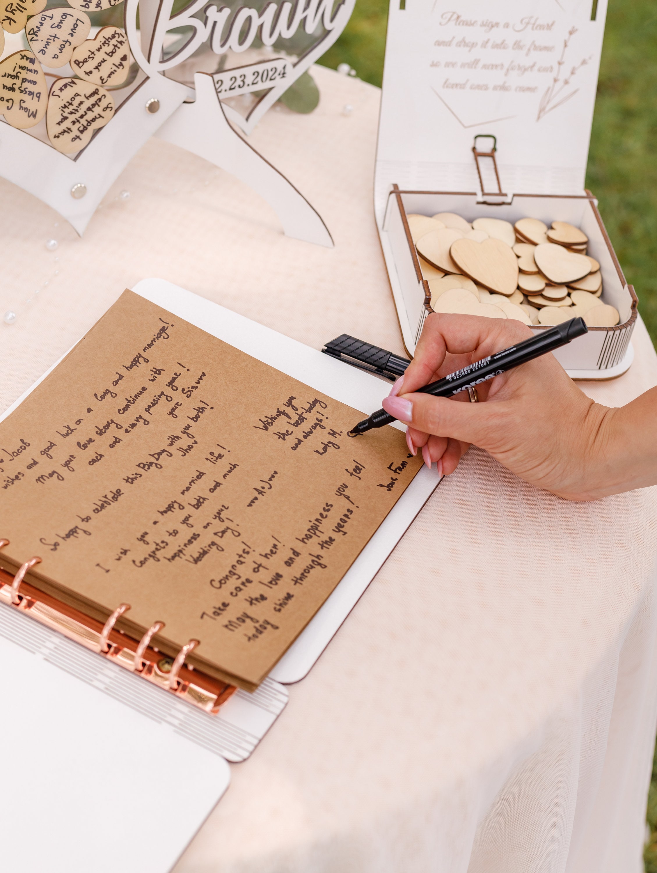 Libro degli ospiti personalizzato per matrimonio alternativo con scatola e 100 cuori, decorazione rustica personalizzata per matrimoni, idee per matrimoni, scatola degli ospiti a forma di cuore, libro
