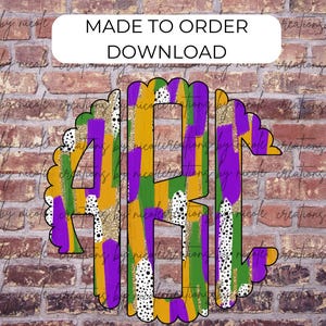 Puede incluir: Un monograma decorativo en morado, dorado y verde, con un borde festoneado. Las letras están rellenas con una mezcla de patrones de pinceladas y lunares. El texto "MADE TO ORDER DOWNLOAD" está en la parte superior.