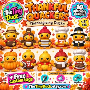Pode incluir: Uma coleção de dez figuras de patos amarelos com vários trajes temáticos de Ação de Graças, incluindo um peru, um peregrino e uma abóbora. A imagem inclui os textos Thankful Quackers e 3,8 cm de altura.