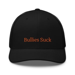 Bestickte Retro Style Trucker Cap, "Bullies Suck", Trucker Cap, Retro Trucker Cap, schwarze Trucker Cap, Festival Trucker Cap, Trendy Hat