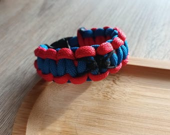 Paracord bracelet