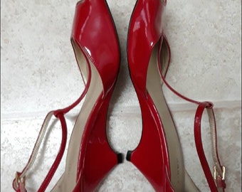 Red sandals, medium heel, 10