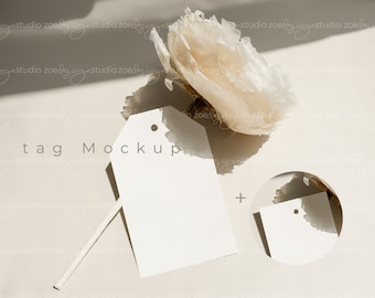 Aesthetisches Tag Mockup Hang Tag Label Mockup Label und Tag Mockup Hang Tag Label Design 2x3,5 Mockup Branding Mockup Geschenkanhänger Etikett Mockup