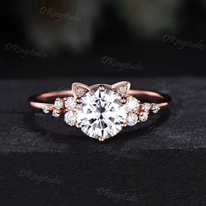 Kat verlovingsring 7 mm ronde moissaniet ring unieke kat moissaniet cluster ring sneeuwjacht ring gouden kat ring verjaardagscadeau voor kattenliefhebber