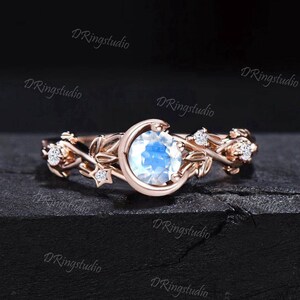 Nature Inspired Round Rainbow Moonstone Engagement Ring Natural Blue Crystal 5mm Moon Star Design Moonstone Wedding Ring Propose Women Gifts