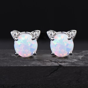 Zierliche Weißer Opal Ohrstecker Sterling Silber Katze Förmigen Feueropal Hochzeit Ohrringe Kleine Ohrstecker Oktober Birthstone Geschenke für Sie