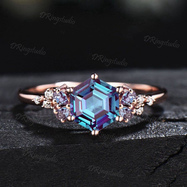 Snowdrift Engagement Ring Vintage Hexagon Cut Alexandrite Ring Rose Gold Cluster Moissanite Diamond Wedding Ring June Birthstone Women Gift