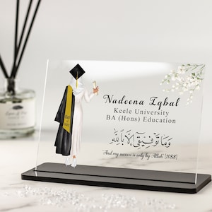 Muslim Graduation Gift, Personalised Graduation Gift for Her, Islamic Gift for Her, Any YEAR Congratulations Graduation Gift Acrylic Plaque