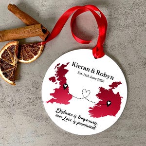 Fern Beziehung Christbaumkugel, Weihnachtsbaum Ornament, Weihnachtsdekoration, Geschenk für Freund, Freundin Karten Acryl Kugel