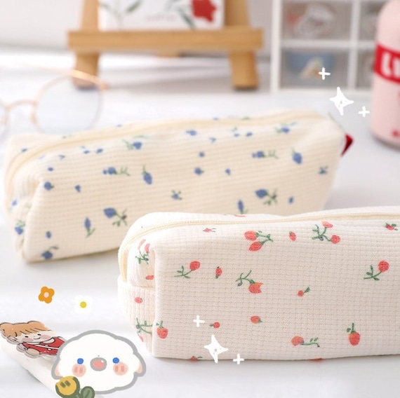 Floral Pattern Quilted Cotton pencil Bag Vintage Style Makeup Brush Zipper  Bag pen Pouch Gift for Teacher cute Pencil Case Mom's Gift 