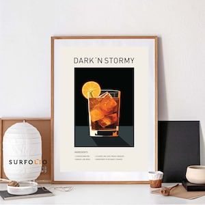 Sztuka ścienna z koktajlami Dark ’N Stormy Wydruk Dark ’N Stormy klasyczne koktajle Wystrój Dark ’N Stormy wydruki alkoholowe sztuka na barze koktajl drink