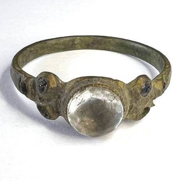 Medieval bronze ring with glass inserts, 16th-17th century, 20.8mm (US 11)