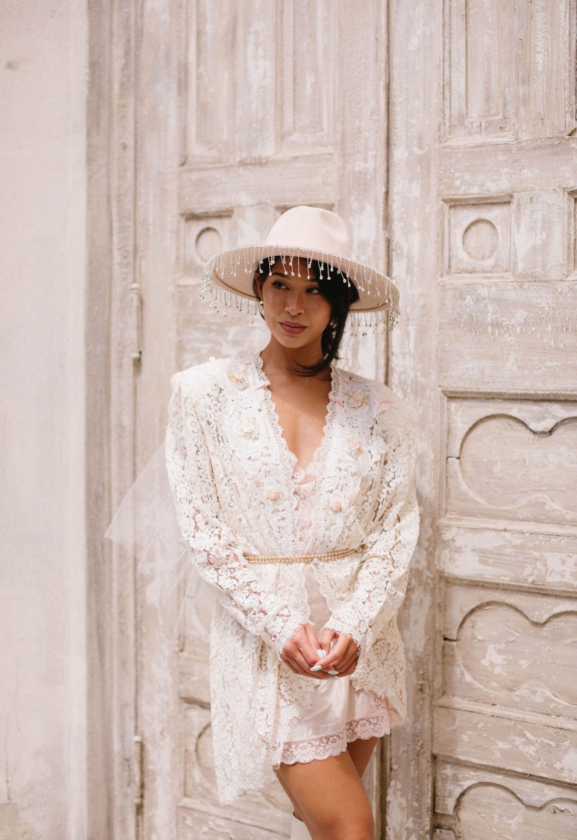 Vintage Lace Round Neck Dress