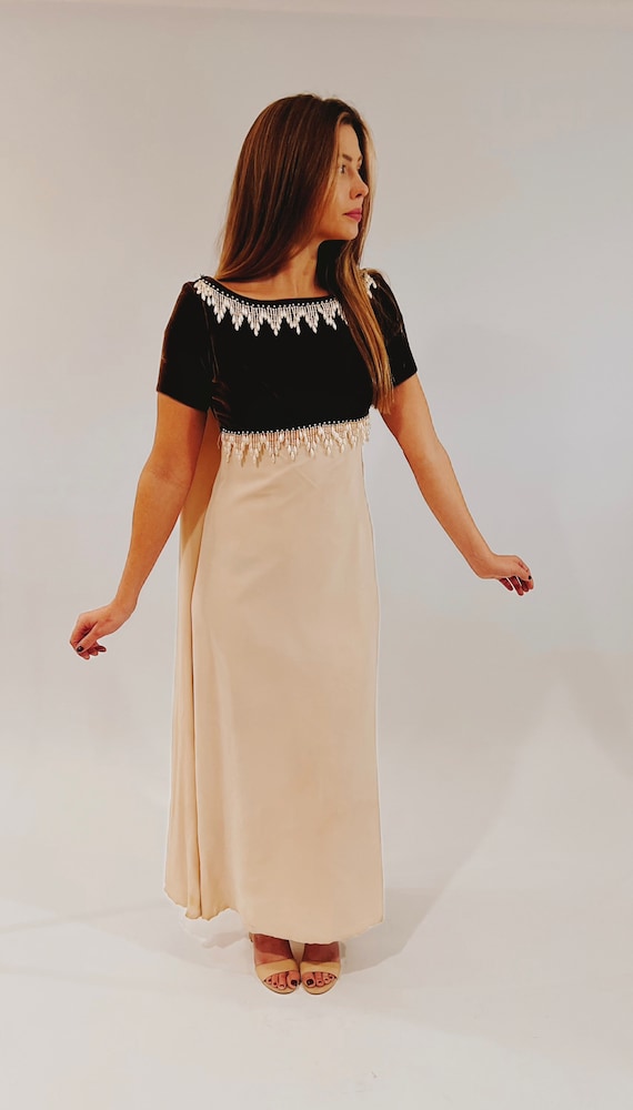 Empire Cross-pleated Chiffon Gown with Sweetheart Neck Flamingo main image 0
