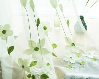 Tela de encaje transparente con bordado floral: flor blanca, pistilo verde - Mezcla de algodón