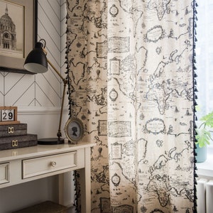 Aangepaste 1 panel zwart wereldkaart print wand decor, beige linnen gordijnen, zwarte kwast trim, extra lang gordijn, kaart gordijnen, kaart afdrukken, kaart kunst